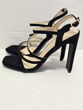 NIB Cozy Fox Black Strappy Square Toe Block Heel Women's Heels Shoes Size 7